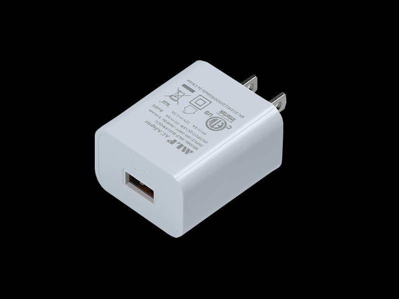 B28 QC18W 中規(guī)單USB 充電器